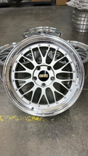 Load image into Gallery viewer, BBS LM133/134 - 17"/18" - 5x120.65 - Corvette Fitment (C5)