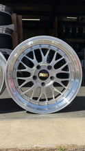 Load image into Gallery viewer, 17-inch BBS LM 276 wheel, 5x120, diamond silver with diamond-cut rim, suitable for BMW E30 M3, E36, E34, E24, shown in sunlight.