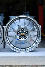 Load image into Gallery viewer, 18-inch BBS RG-R wheel in diamond black finish for BMW models, showcasing lightweight die-forged aluminum design with 5x120 bolt pattern.