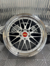 Load image into Gallery viewer, BBS LM471 / LM474 - 20"/21" - 5x130 - Porsche Fitment (992.1 Carrera)