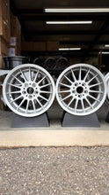 Load image into Gallery viewer, BMW Style 32 - 17" Staggered - 5x120
