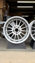 Load image into Gallery viewer, BMW Style 32 - 17" Staggered - 5x120