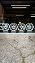 Load image into Gallery viewer, BMW Style 32 - 17" Staggered - 5x120
