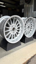 Load image into Gallery viewer, BMW Style 32 - 17" Staggered - 5x120