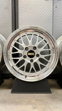 Load image into Gallery viewer, BBS LM133/134 - 17"/18" - 5x120.65 - Corvette Fitment (C5)
