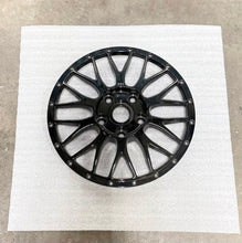 Load image into Gallery viewer, (1) Single 18" BBS LM Wheel Face (LM163, LM081, LM082)

