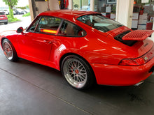 Load image into Gallery viewer, BBS LM (LM265) - 18" - 5x130- Porsche Fitment (993 WB and 996 WB)
