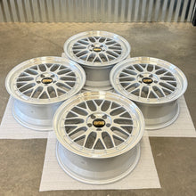 Load image into Gallery viewer, BBS LM (LM122) - 18" - 5x108 - Ferrari and Volvo Fitment (Volvo V70 R)
