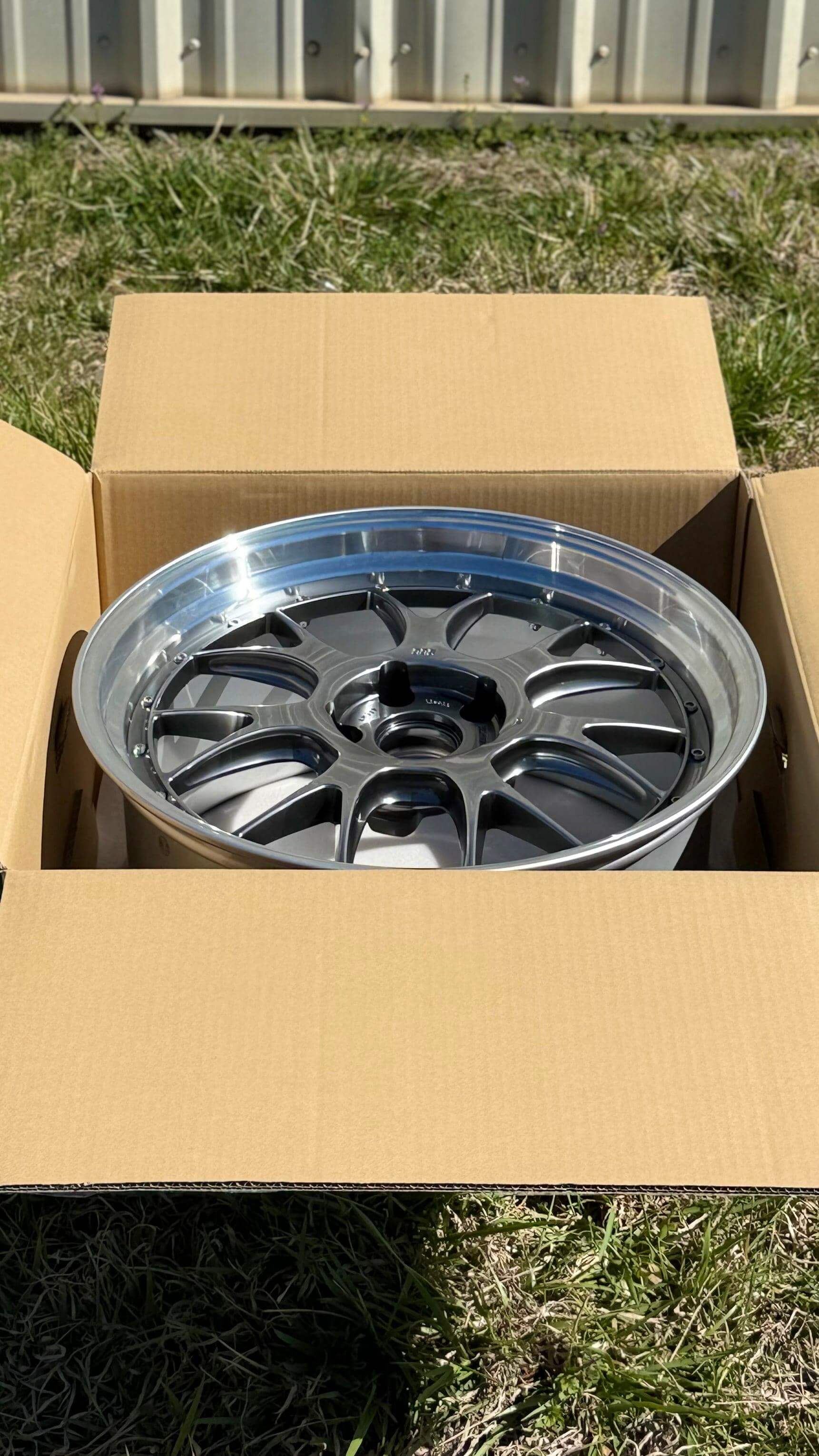 BBS LM-Ranniversary edition20インチ BBS LM / 20x9.5 +8, 20x10.5 +15 / 5x112 / Diamond Silver – Sensei 6
