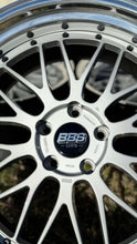 Load image into Gallery viewer, Close-up of a 20-inch BBS LM225 wheel, powder-coated in gloss silver, featuring the iconic BBS logo. Suitable for BMW models.
