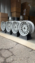 Load image into Gallery viewer, BMW Style 32 - 17&quot; Staggered - 5x120
